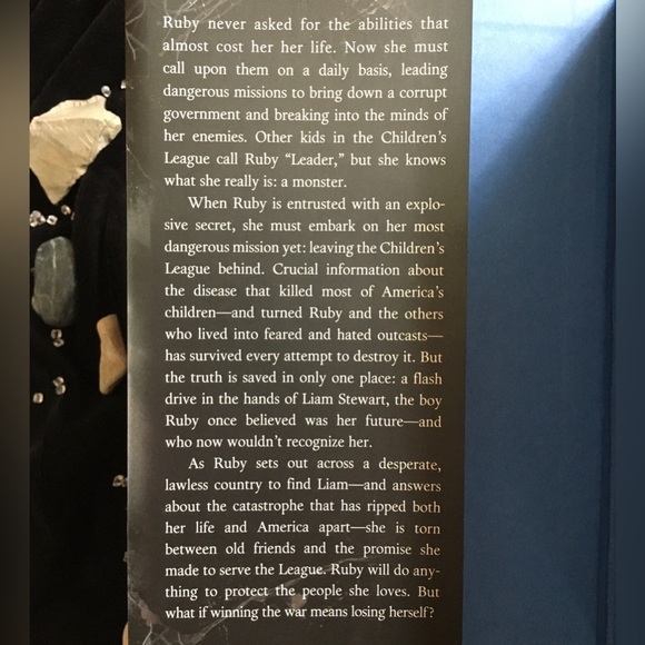 Never Fade - By Alexandra Bracken - Hardcover - Picture 2 of 8